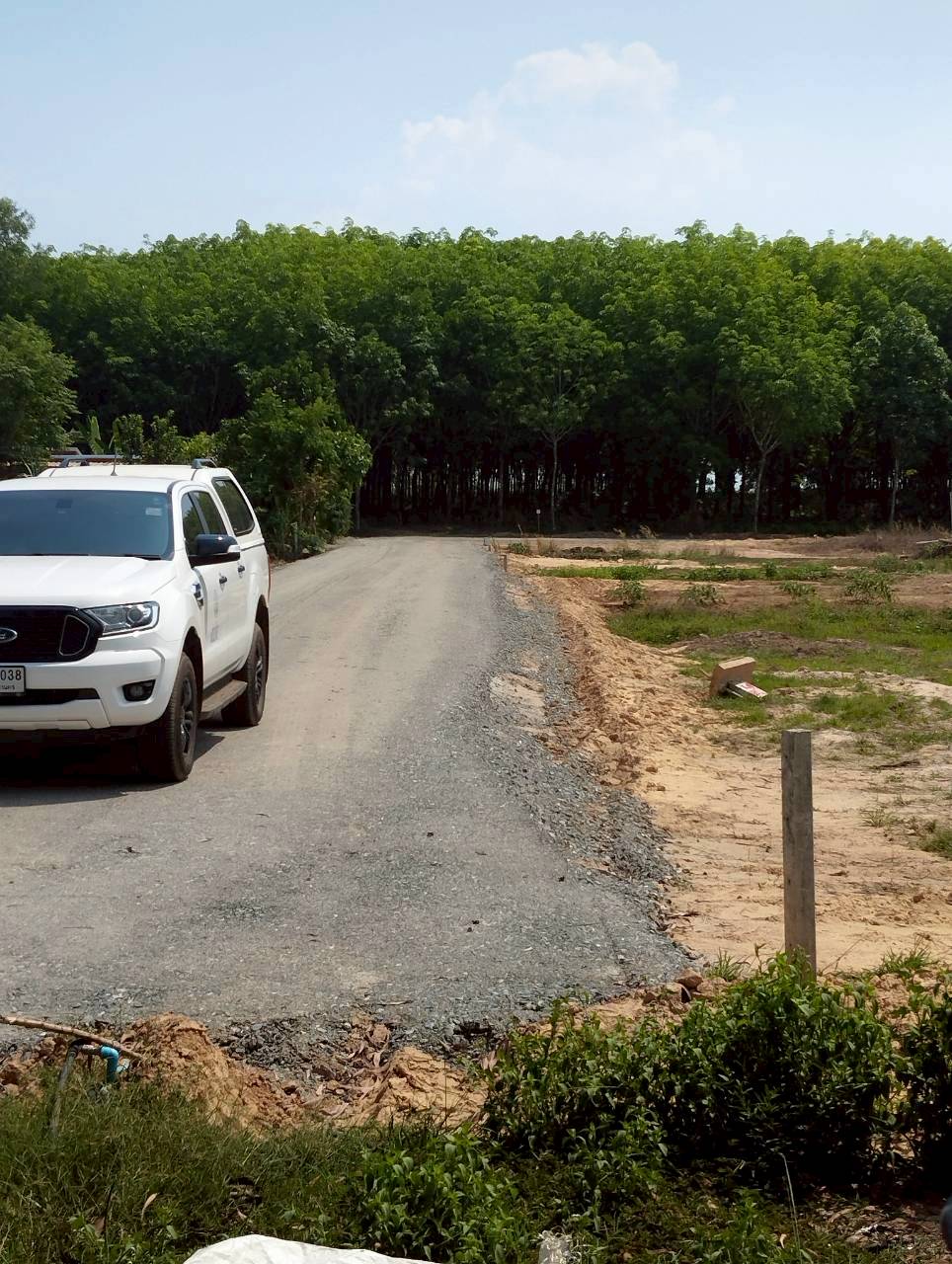 title - วันที่ 17 มีนาคม 2569 นายวิทูล ประดิษฐบุญ ปฏิรูปที่ดินจังหวัดปราจีนบุรี  มอบหมายให้ นายเชวงศักดิ์ อะปะมาตร ผู้อำนวยการกลุ่มงานช่างและแผนที่  นางรักษ์หทัยรัตน์ เมทนีกรชัย หัวหน้าฝ่ายบริหาร และเจ้าหน้าที่ ส.ป.ก.ปราจีนบุรี ลงพื้นที่ตรวจรับงานก่อสร้างถนนสายซอยในแปลงเกษตรกรรม ในเขตปฏิรูปที่ดิน ให้แก่เกษตรกรผู้ไร้ที่ดินทำกิน